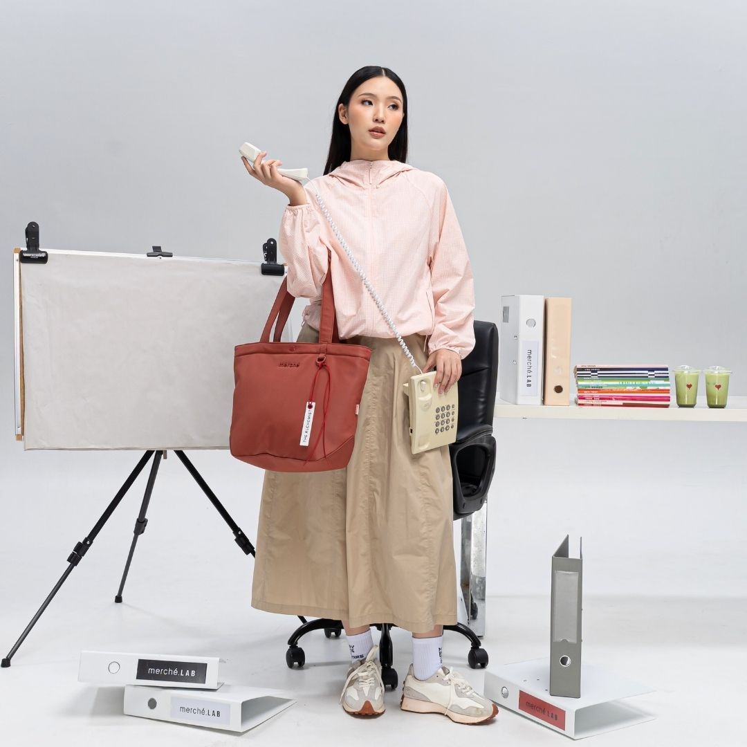Aileen Totebag merché