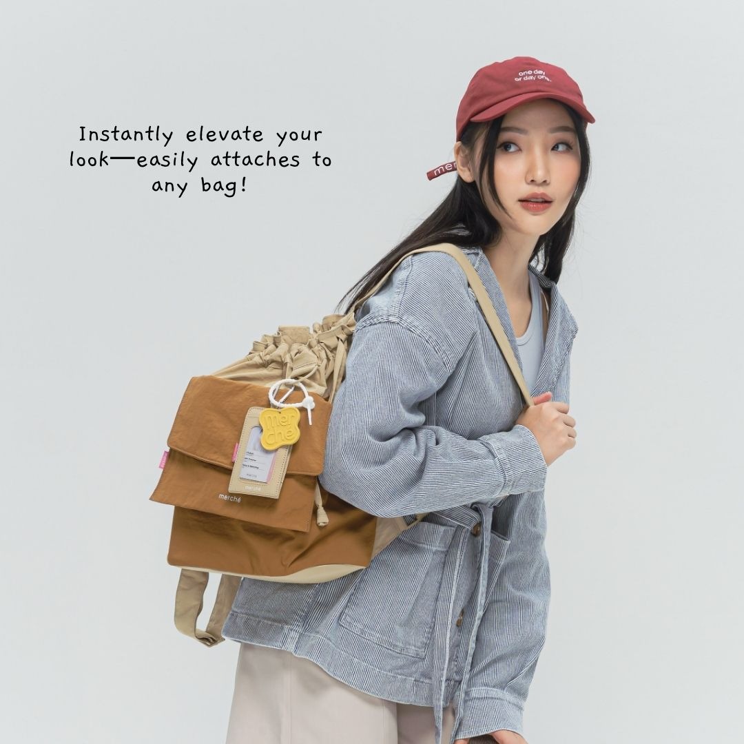 Fiola Card Pouch Charm merché