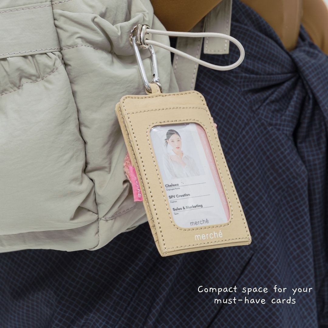 Fiola Card Pouch Charm merché