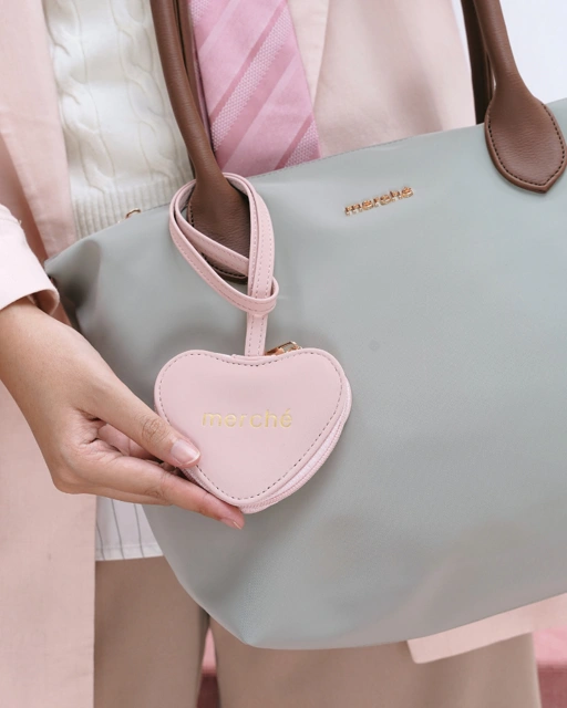 Image of Zora Pouch Charm merché