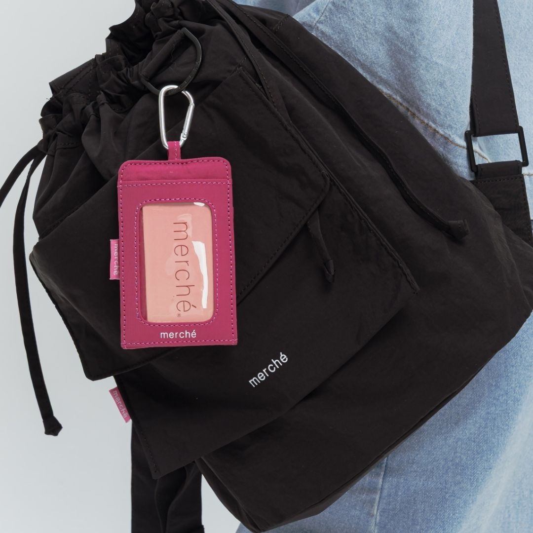 Fiola Card Pouch Charm merché