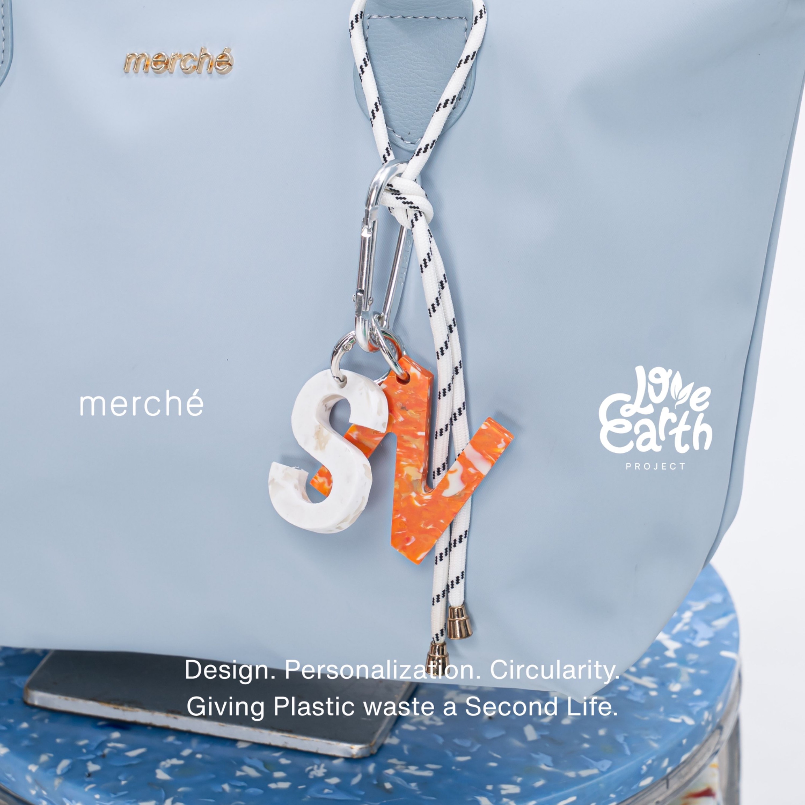 Alphabet Recycle Keychain merché