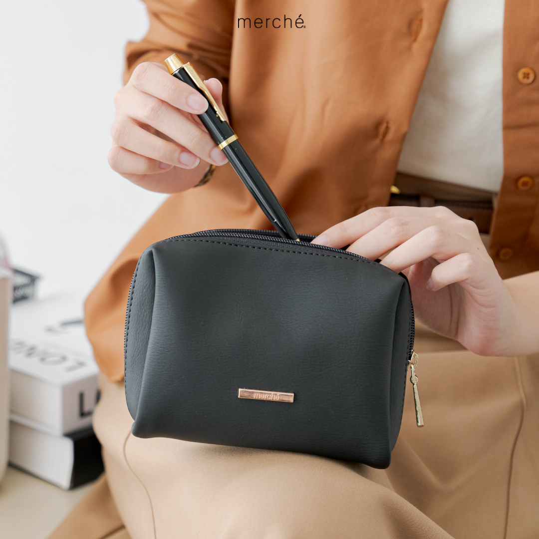 Emily Pouch merché