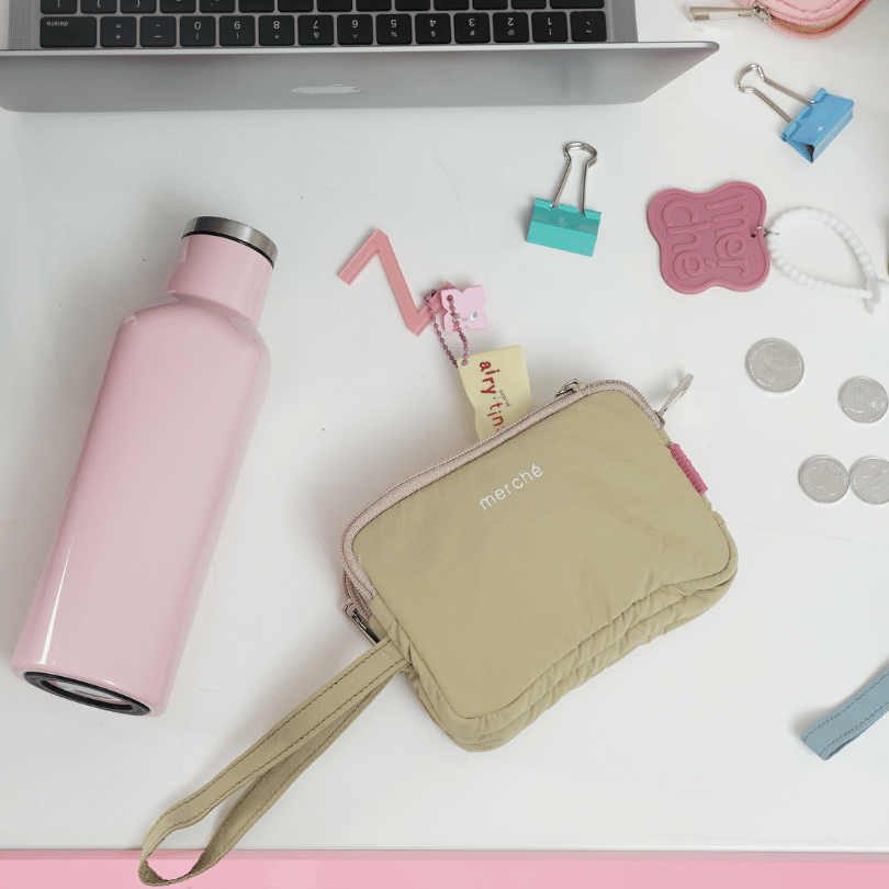 Elena Pouch  merché