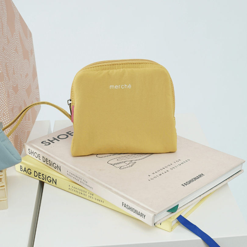 Ella Pouch merché