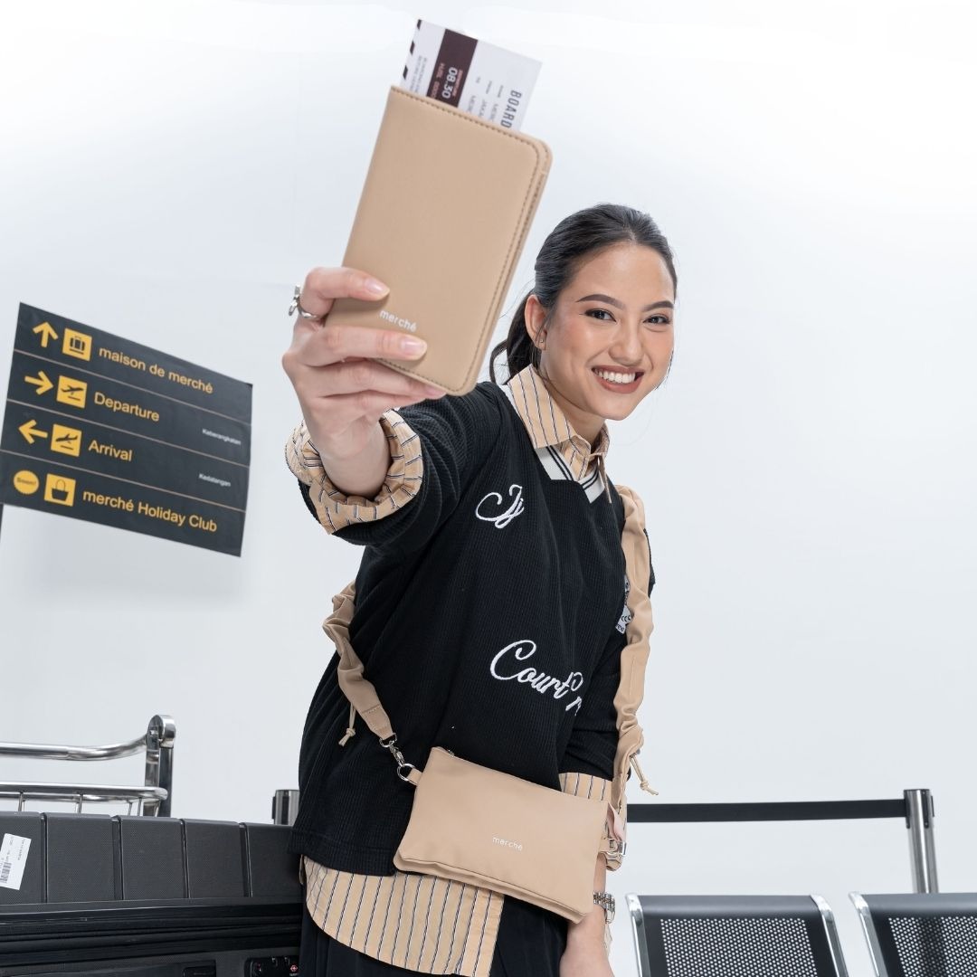 Cavi The Passport Sleeve merché
