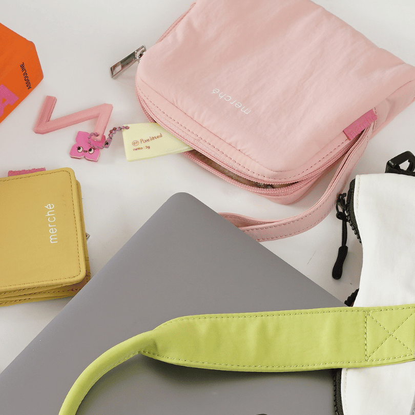 Ella Pouch merché
