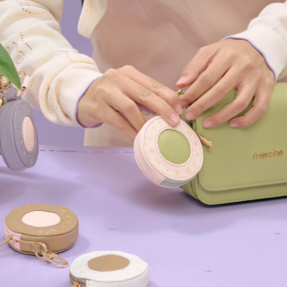 Zizi Pouch Charm merché