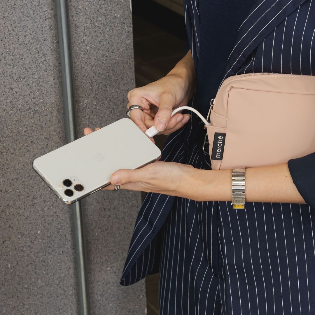 Eldie Pouch merché