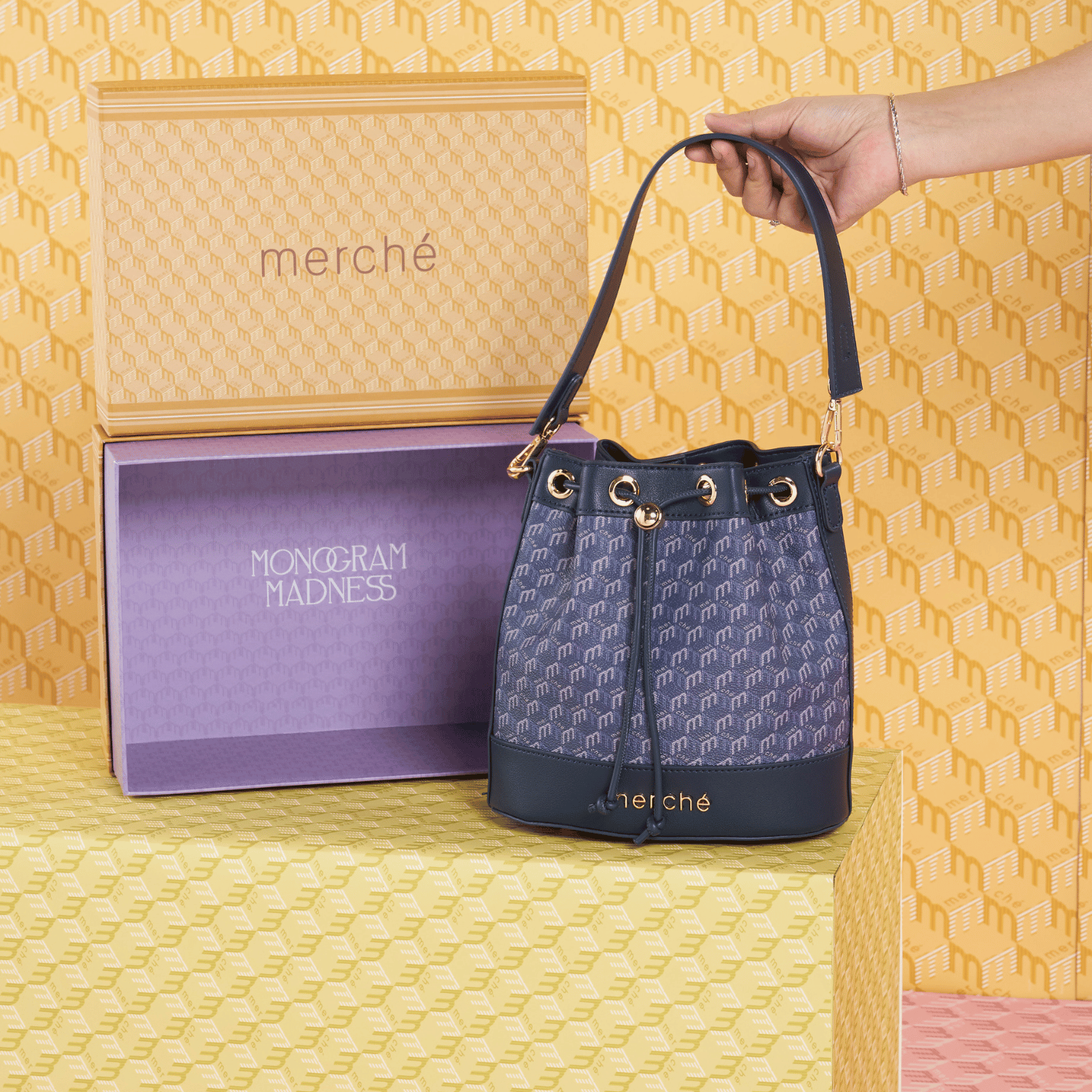 Vanessa Monogram Bucket merché