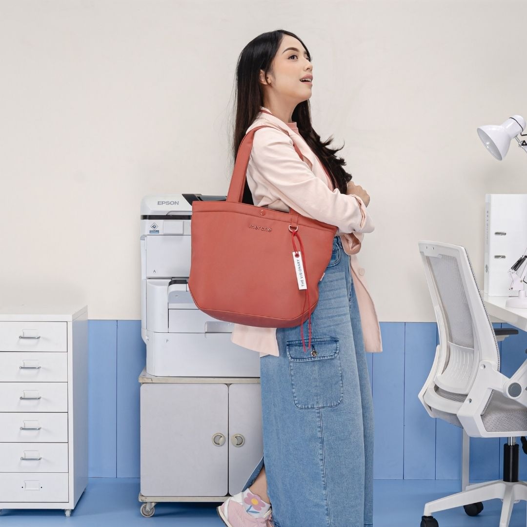 Aileen Totebag merché