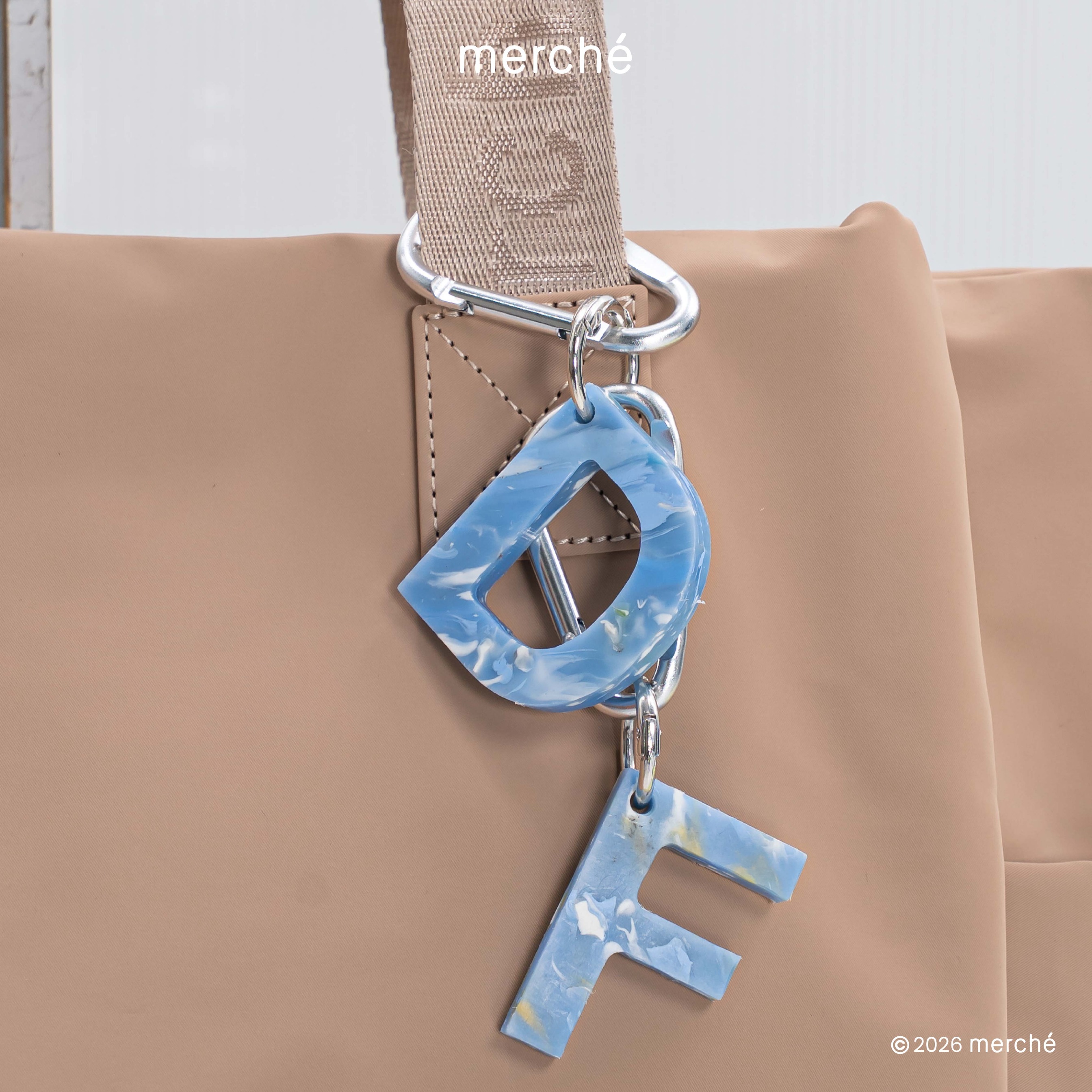 Alphabet Recycle Keychain merché