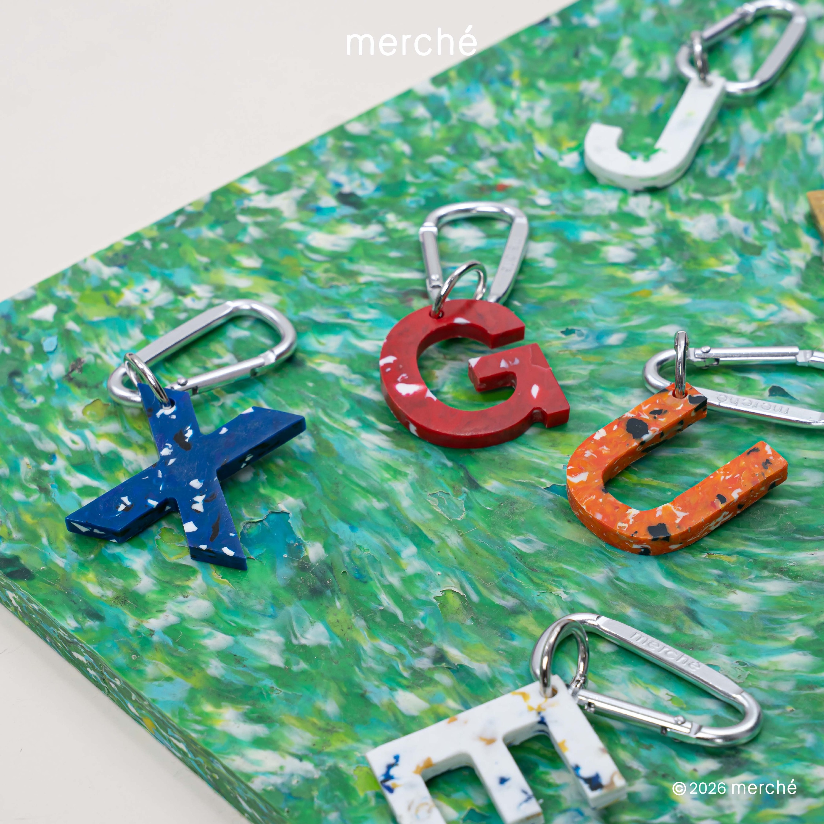 Alphabet Recycle Keychain merché