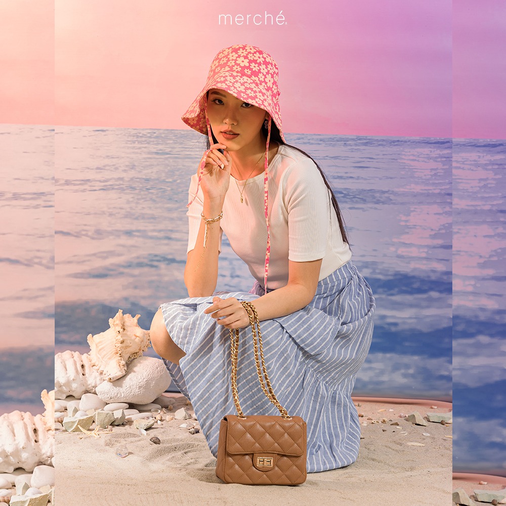 Claire Square Flap Bag merché