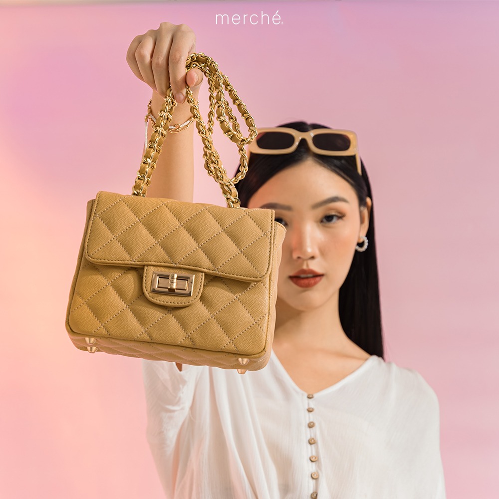Claire Square Flap Bag merché