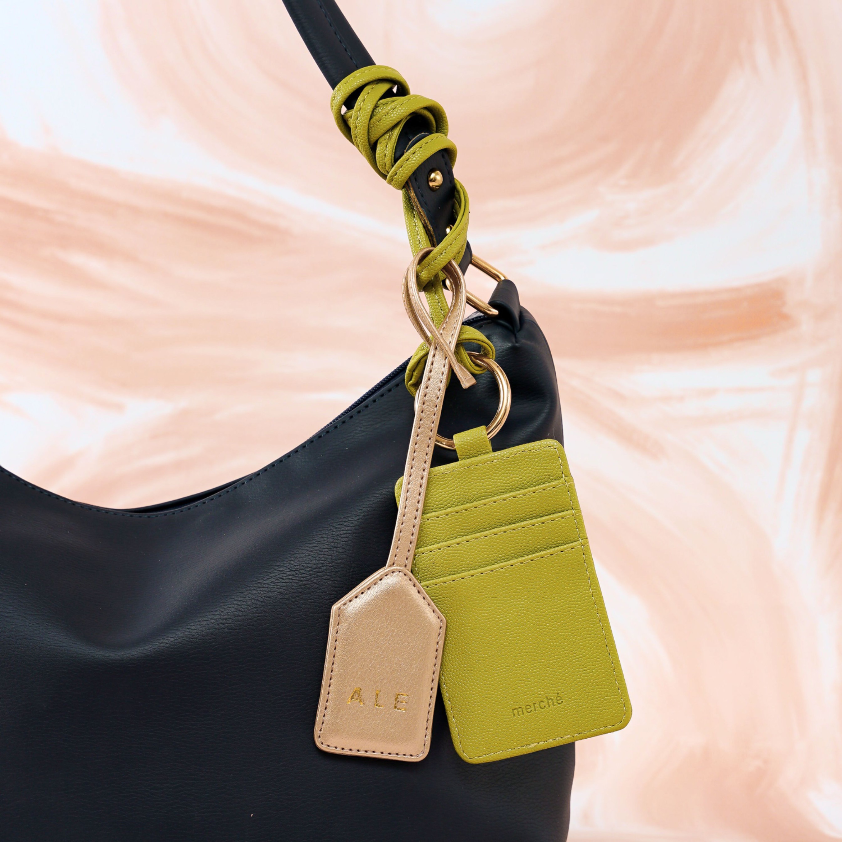 Freya Lanyard Caviar merché