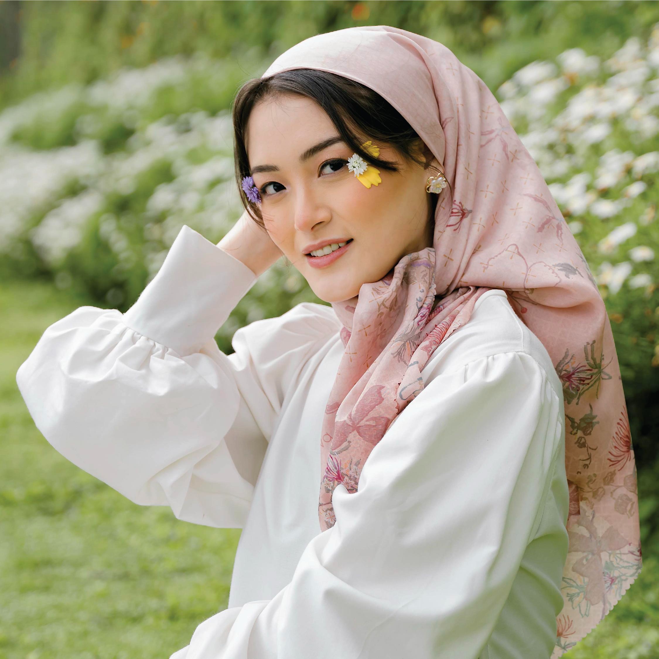 Whimsical Gardern Scarf x halwa by merché