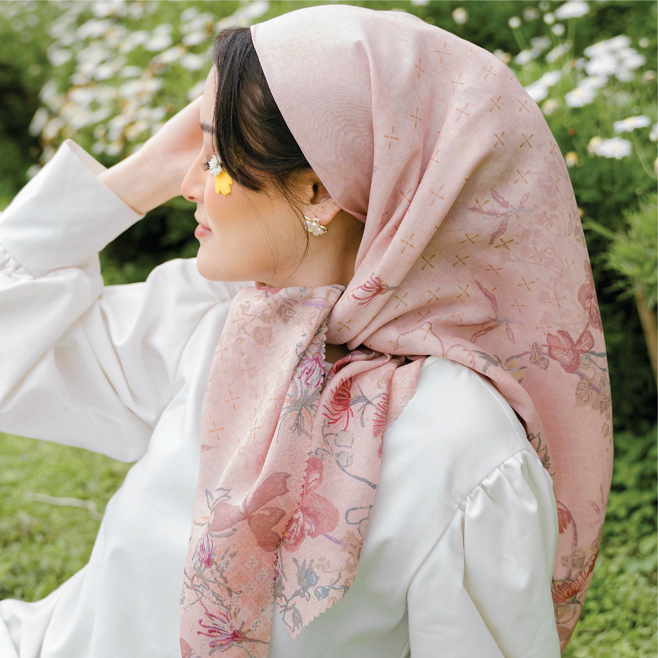Whimsical Gardern Scarf x halwa by merché