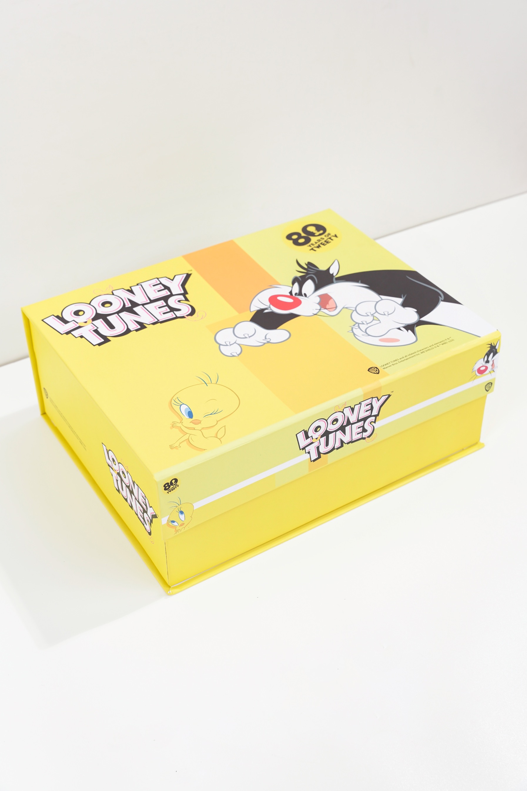 Hardbox - Magnet Mailer