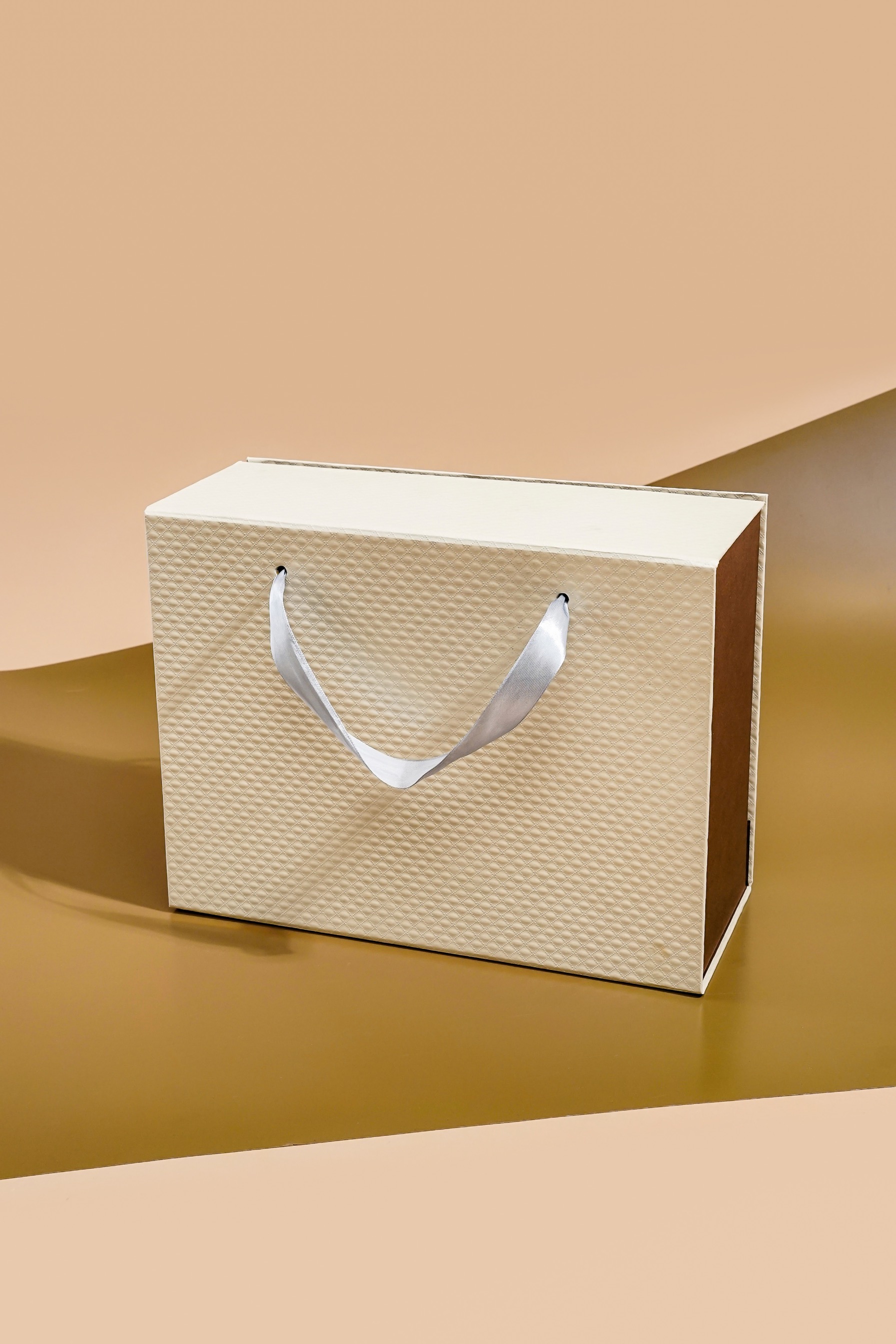 Hardbox - Handle Mailer