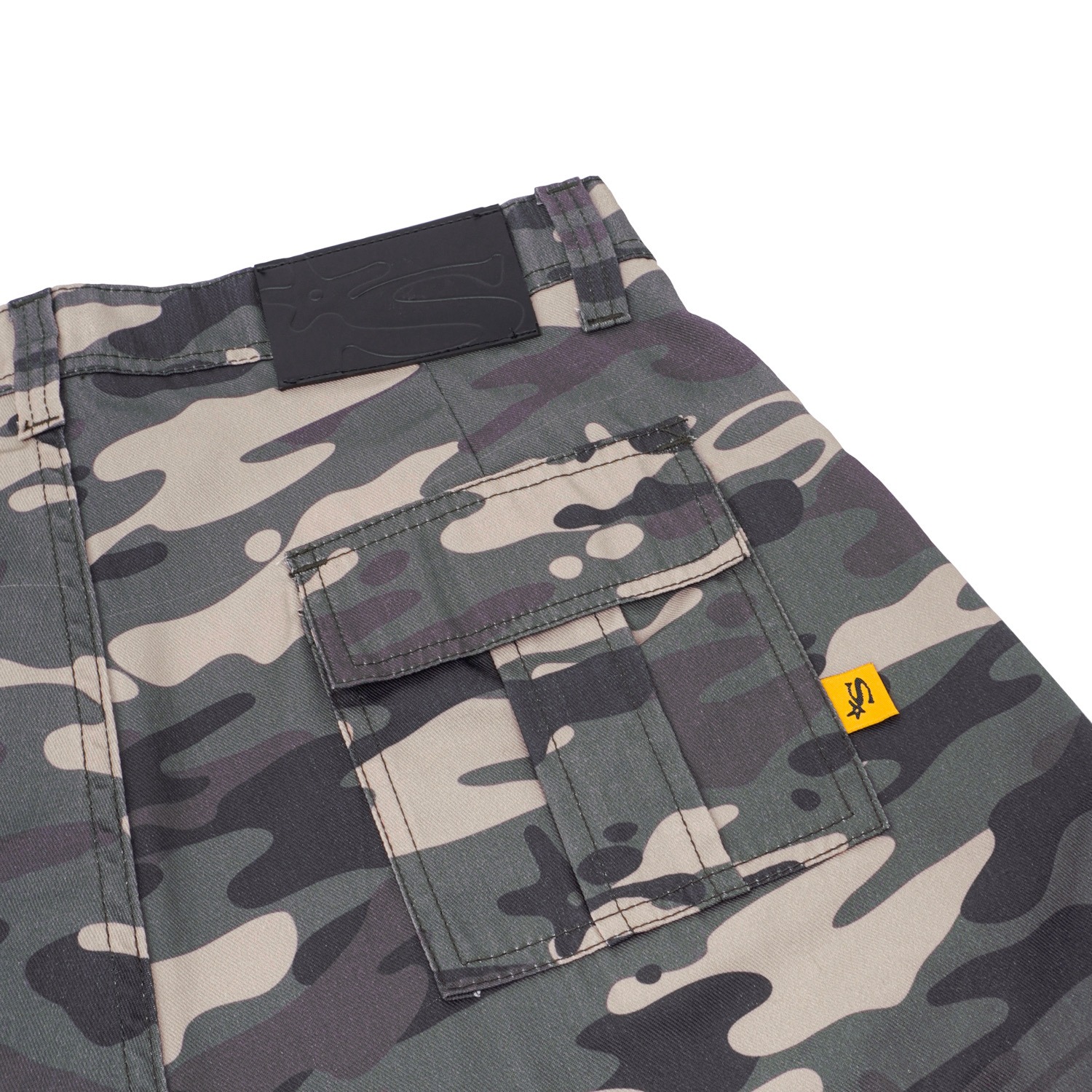 CARGO SHORTS CAMO - OLIVE