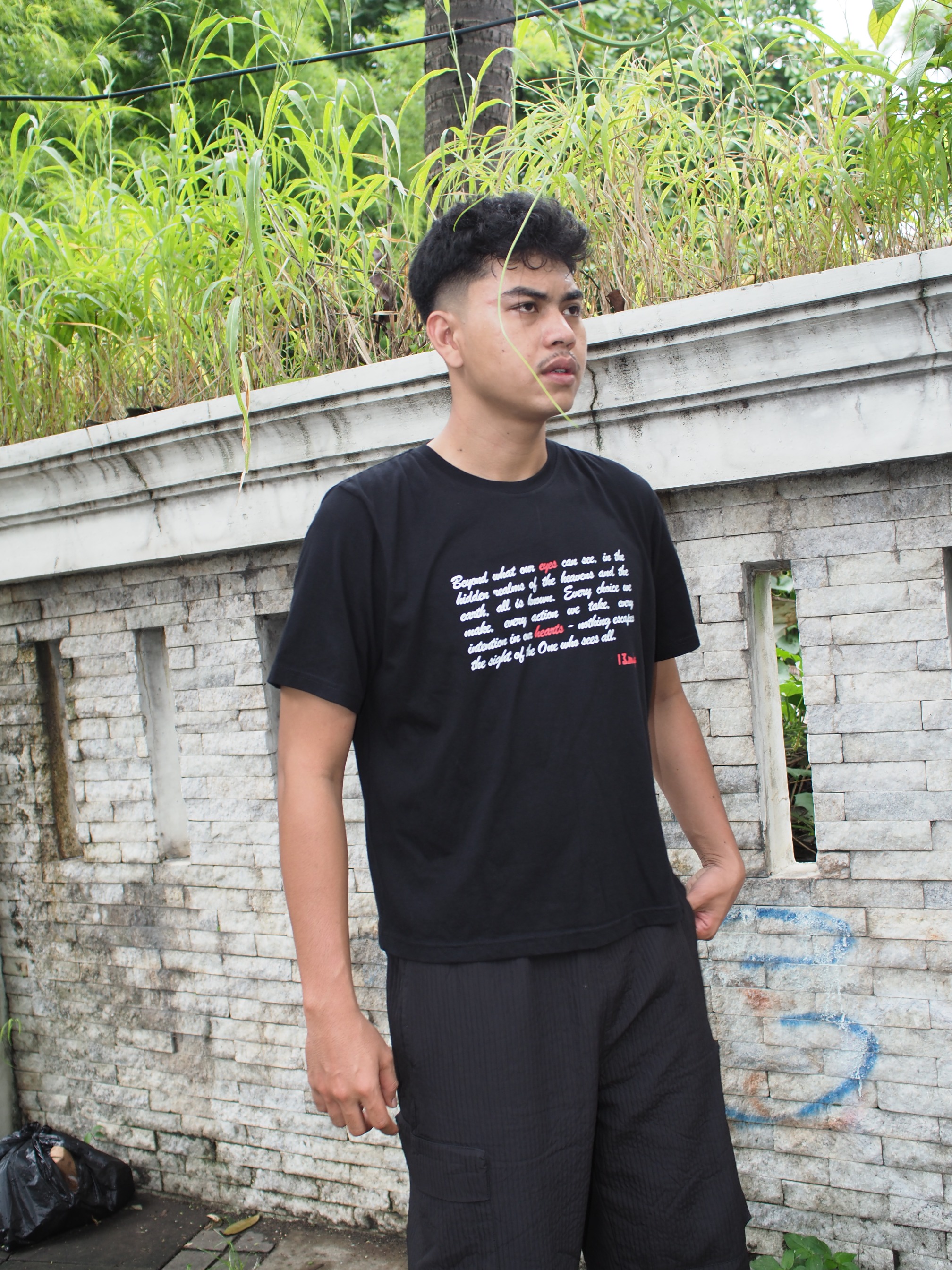 Eyes Black Tshirt
