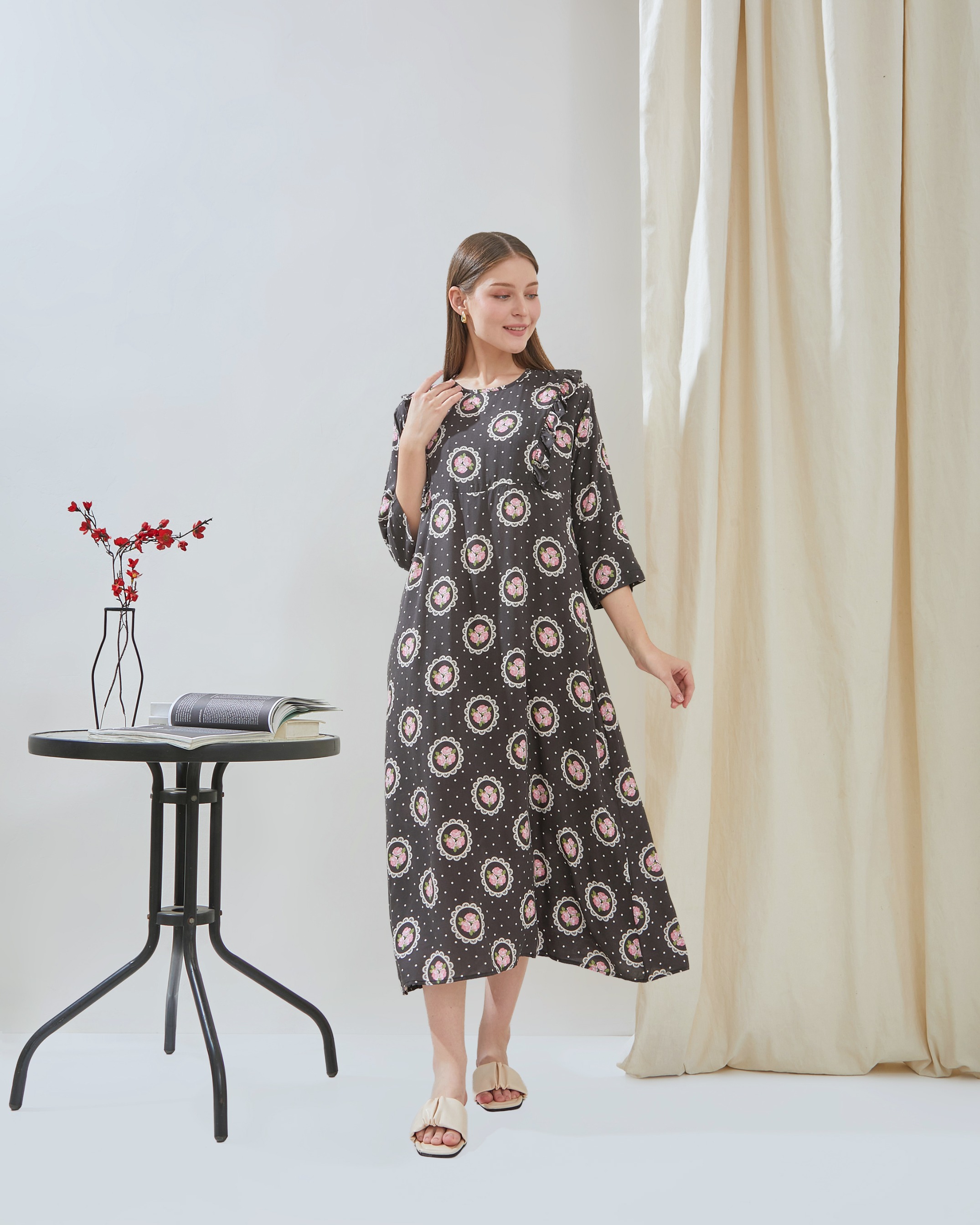Maudy Maxi Dress Menyusui - DYD Label - Homedress Bahan Rayon Bukaan Samping