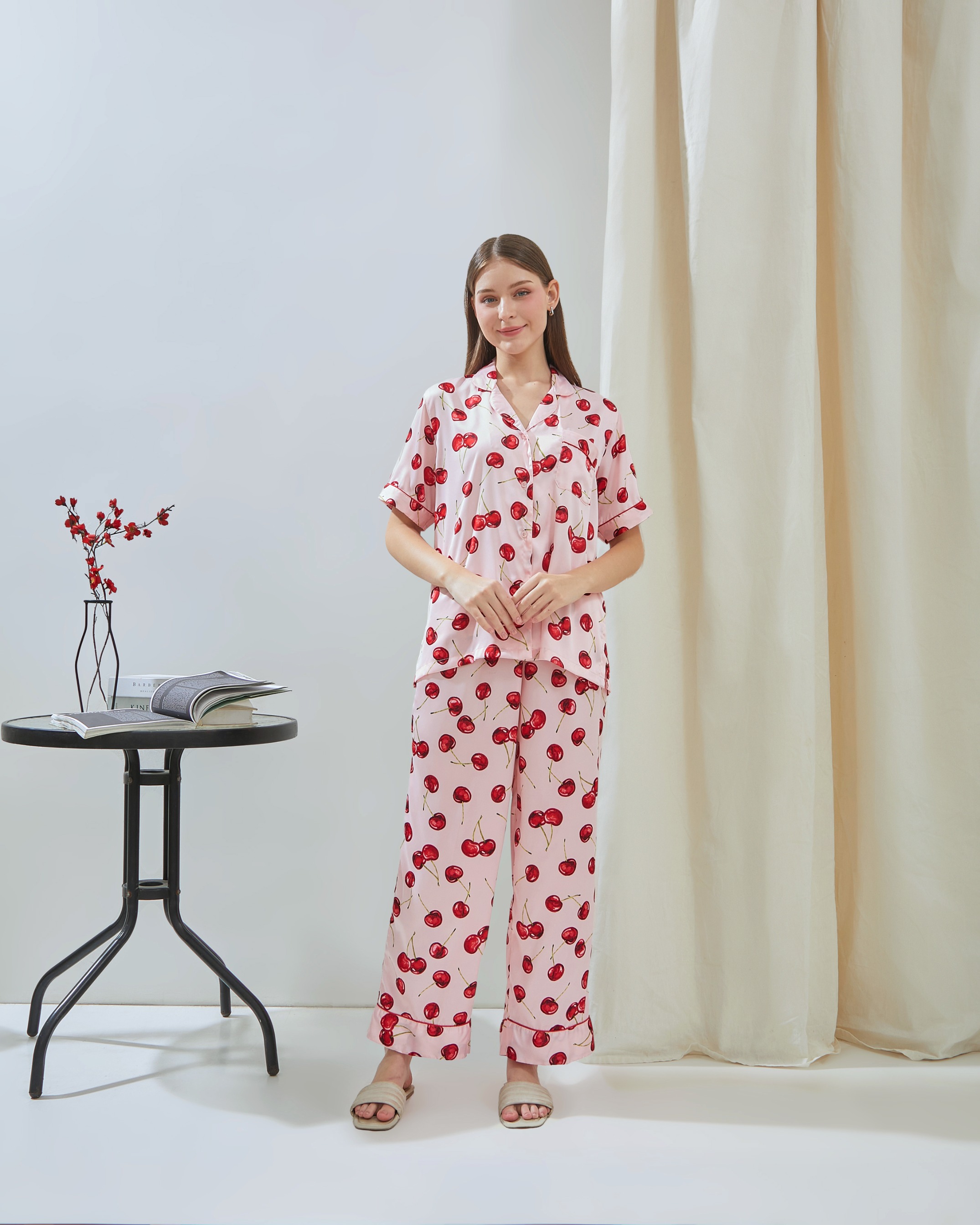 Emily Piyama Exclusive Silky Series Baju Pendek & Celana Panjang - DYD Label - One Set Bahan Silk