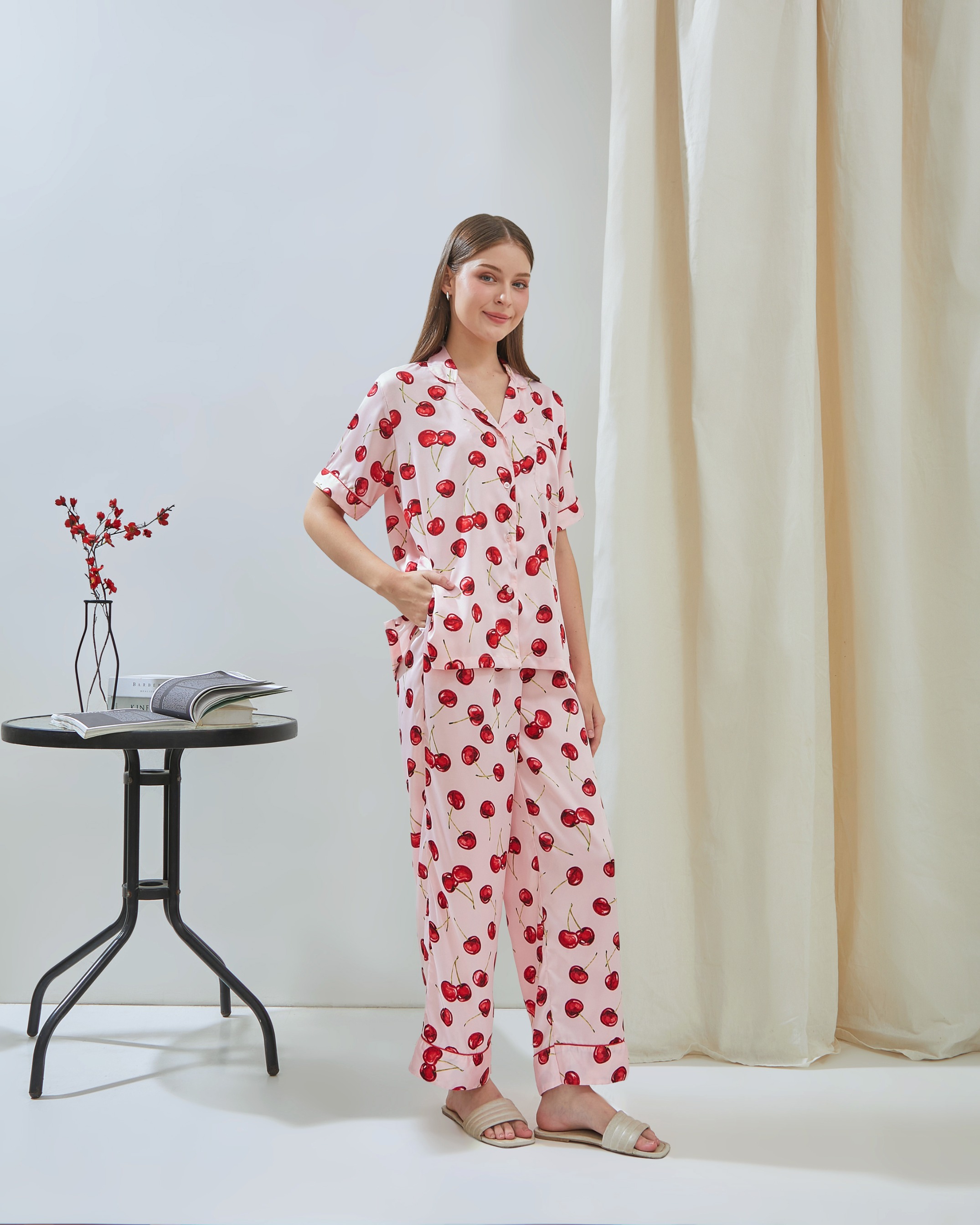 Emily Piyama Exclusive Silky Series Baju Pendek & Celana Panjang - DYD Label - One Set Bahan Silk