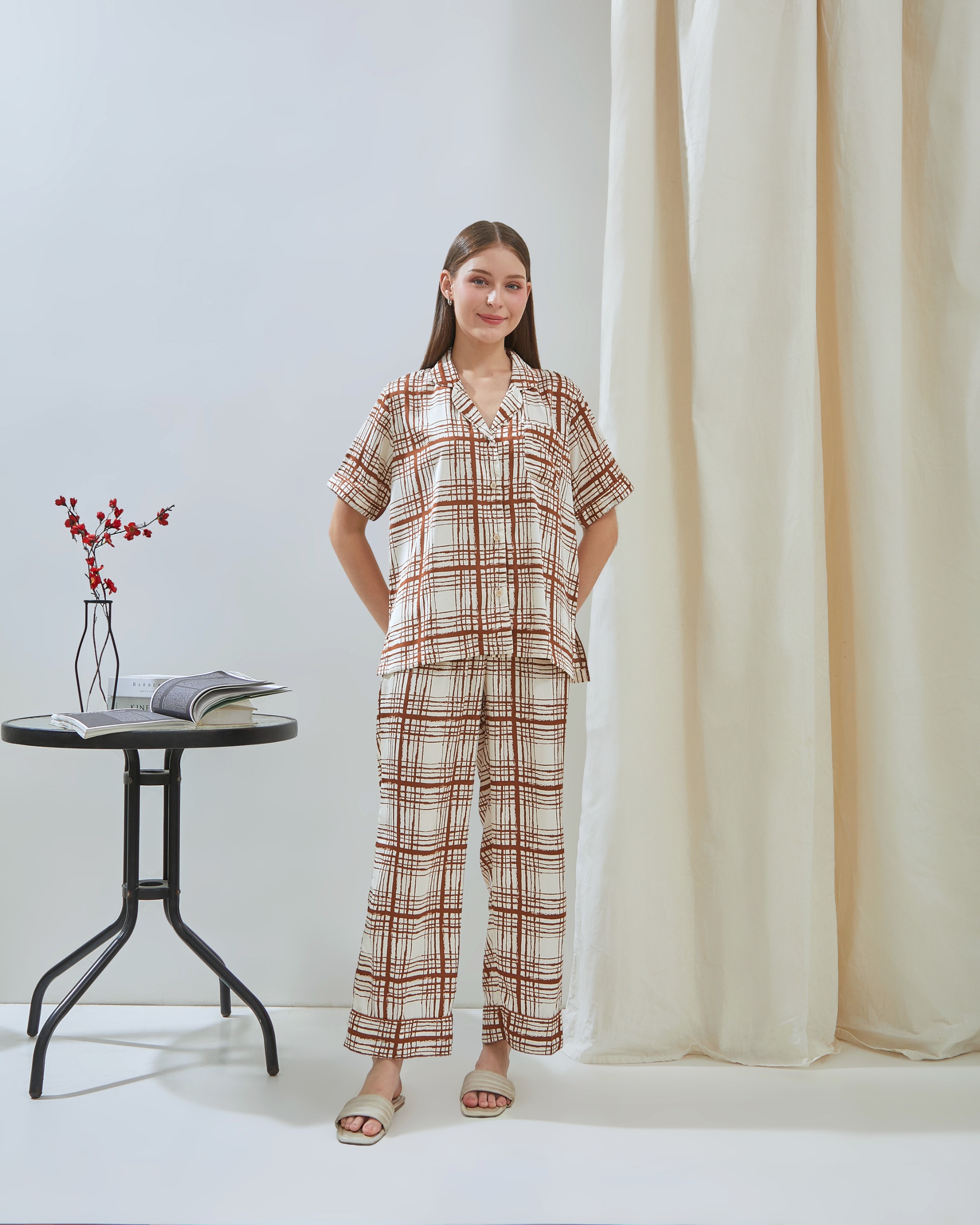 Emily Piyama Exclusive Silky Series Baju Pendek & Celana Panjang - DYD Label - One Set Bahan Silk