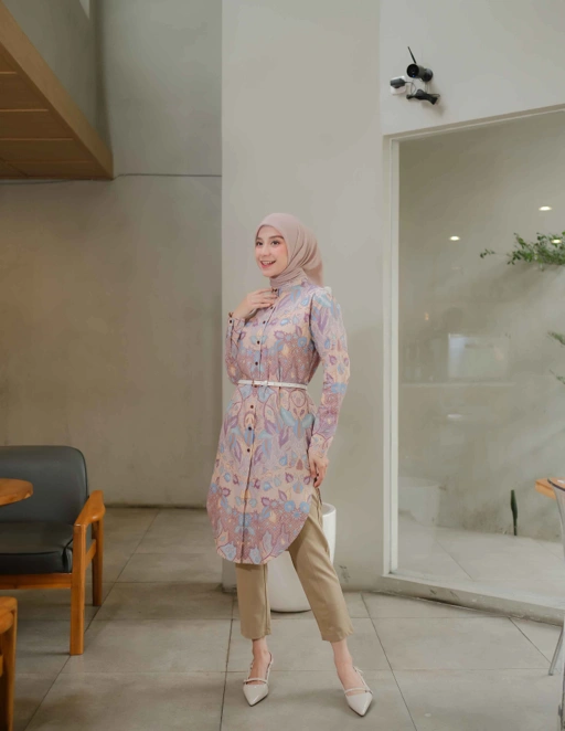 Image of VELORA Long Blouse Woman