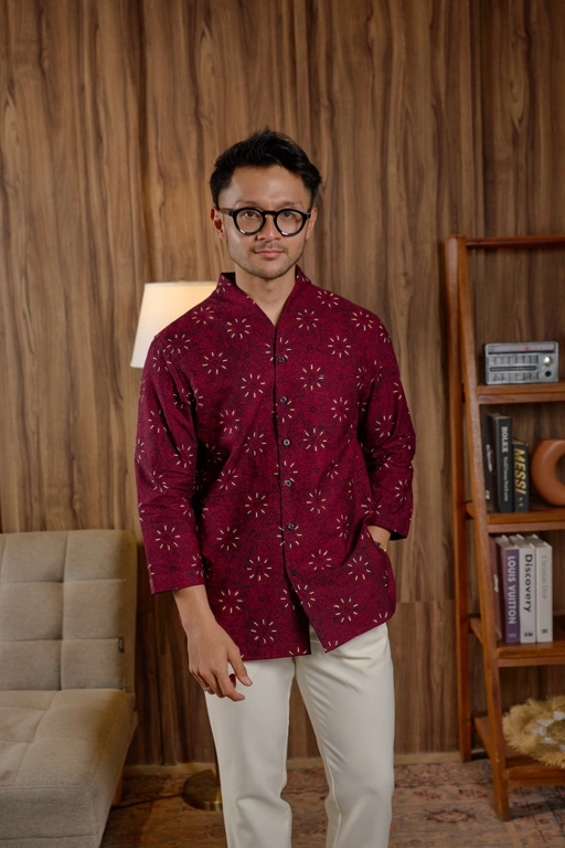 Image of SERENE V-STAND 3/4 Sleeve