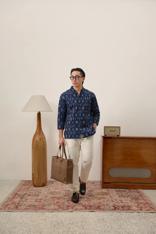 Image of RAKAZAYN V-STAND 3/4 Sleeve