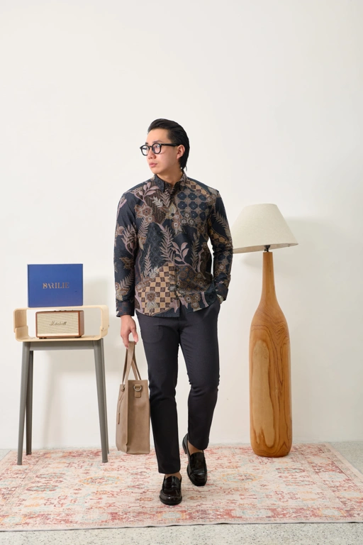 Image of KELANA Long Sleeve