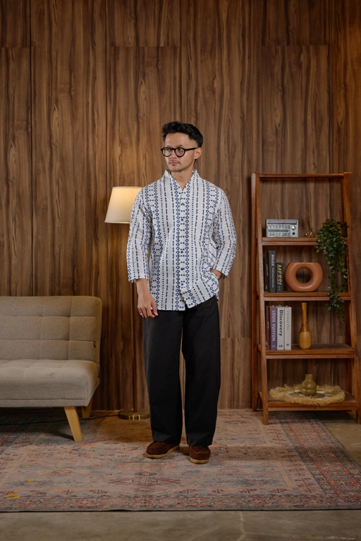 Image of BAKSARA V-STAND 3/4 Sleeve