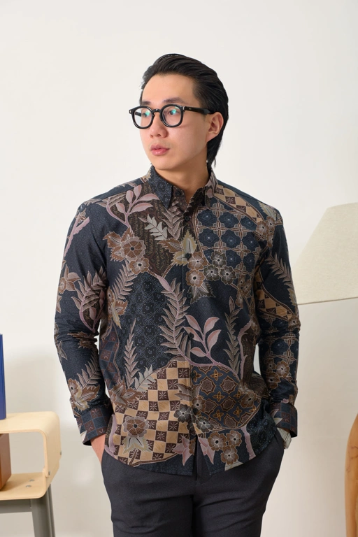 Image of KELANA Long Sleeve