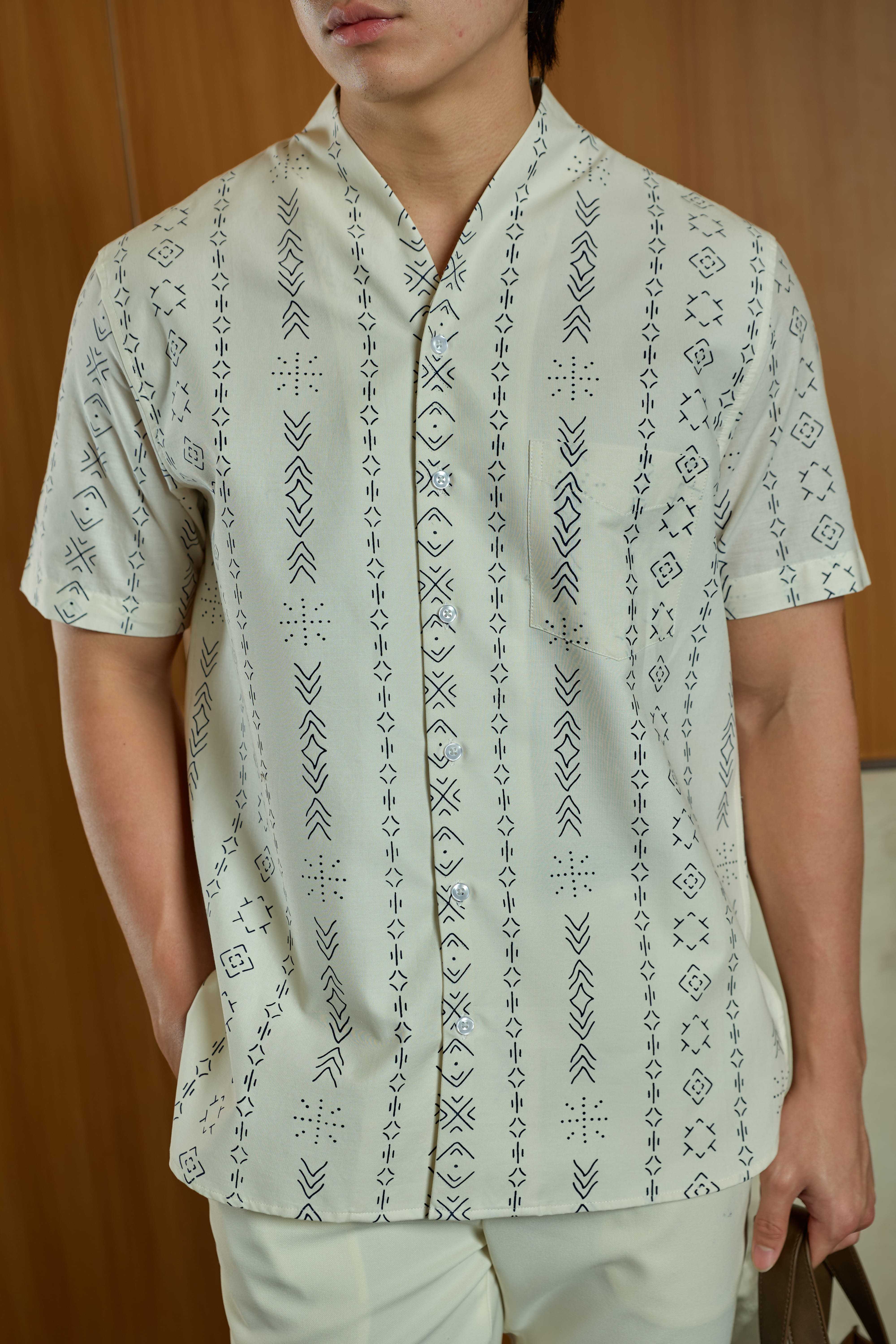RAMEZAN V-STAND Short Sleeve