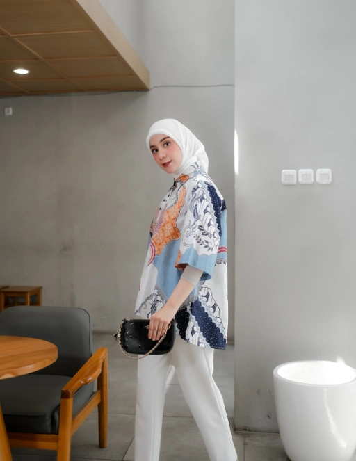 Image of Blouse Woman Batik - HARMONIA