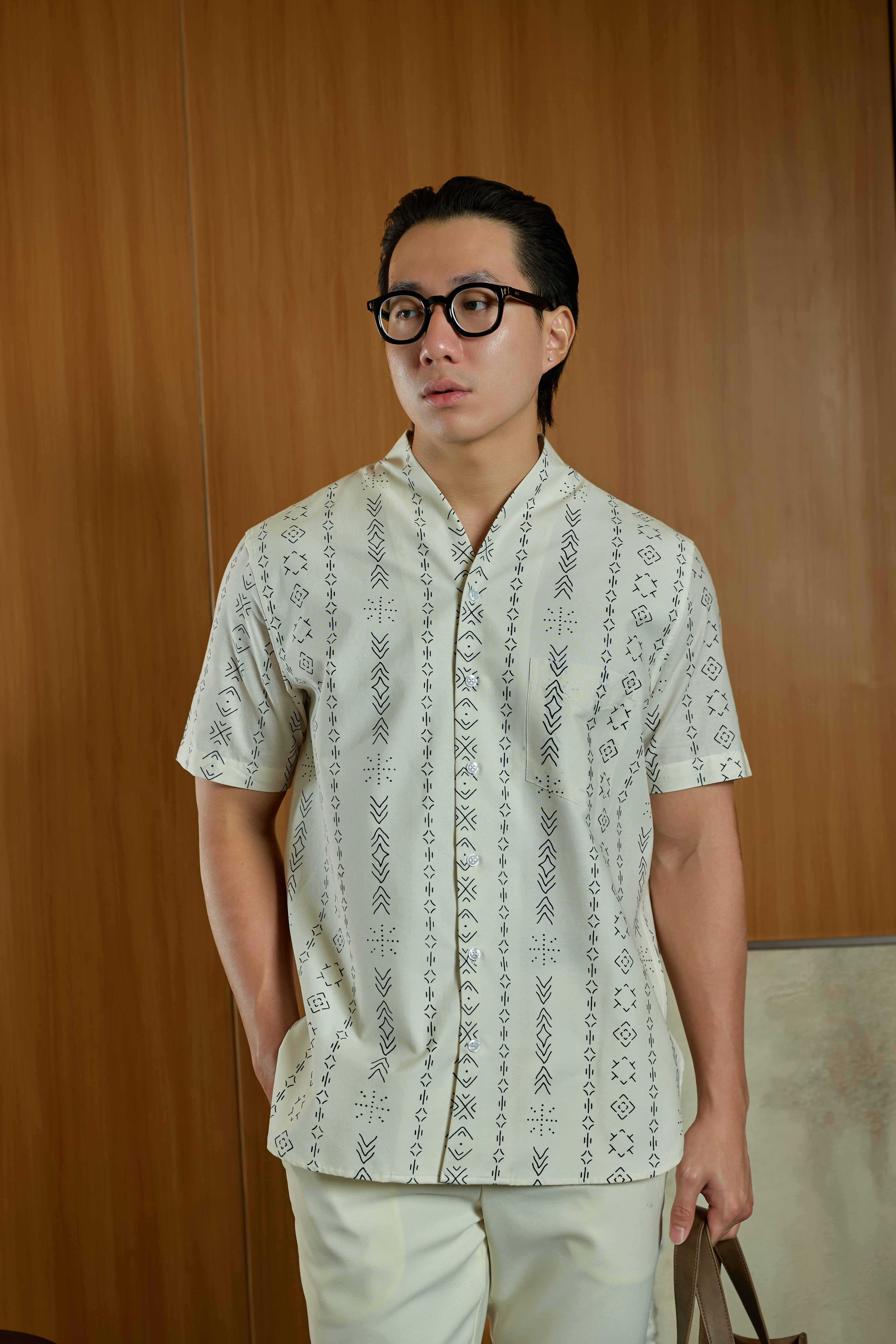 RAMEZAN V-STAND Short Sleeve
