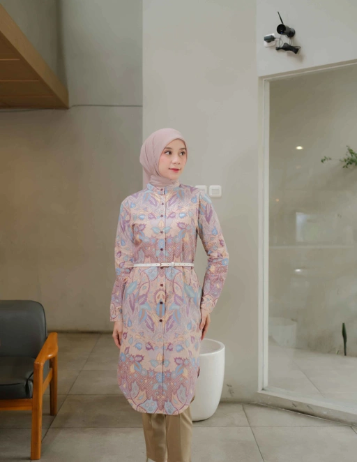 Image of VELORA Long Blouse Woman