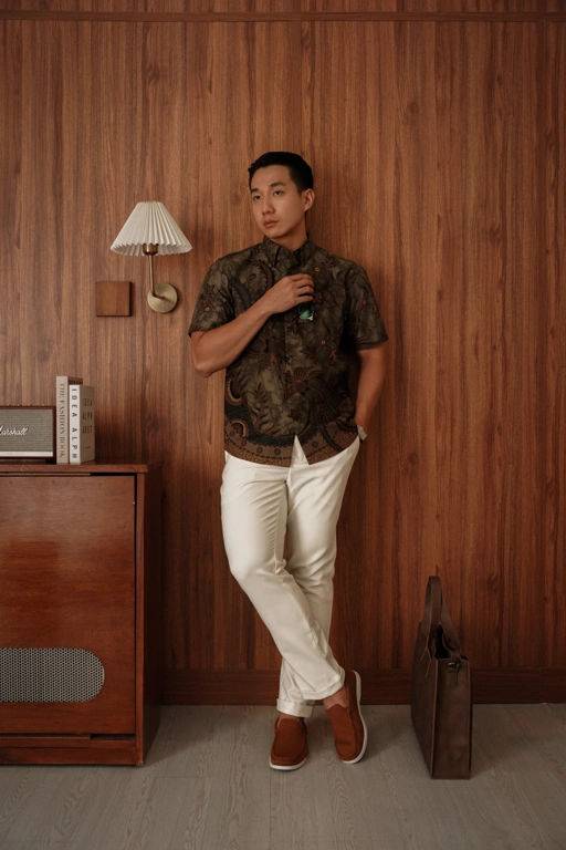 Image of DJAYATRI Short Sleeve