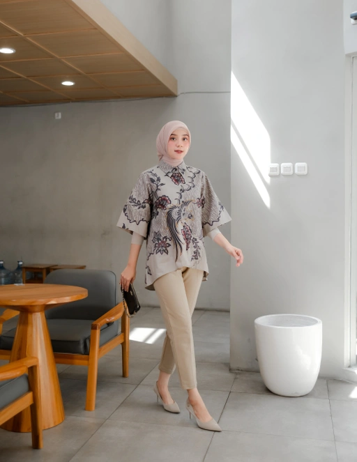 Image of DOELJANA WOMAN - Blouse Oversize