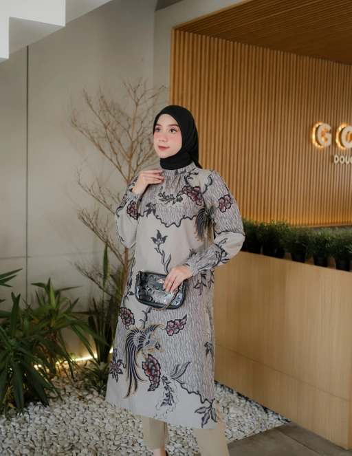 Image of DOELJANA WOMAN - Midi Tunik