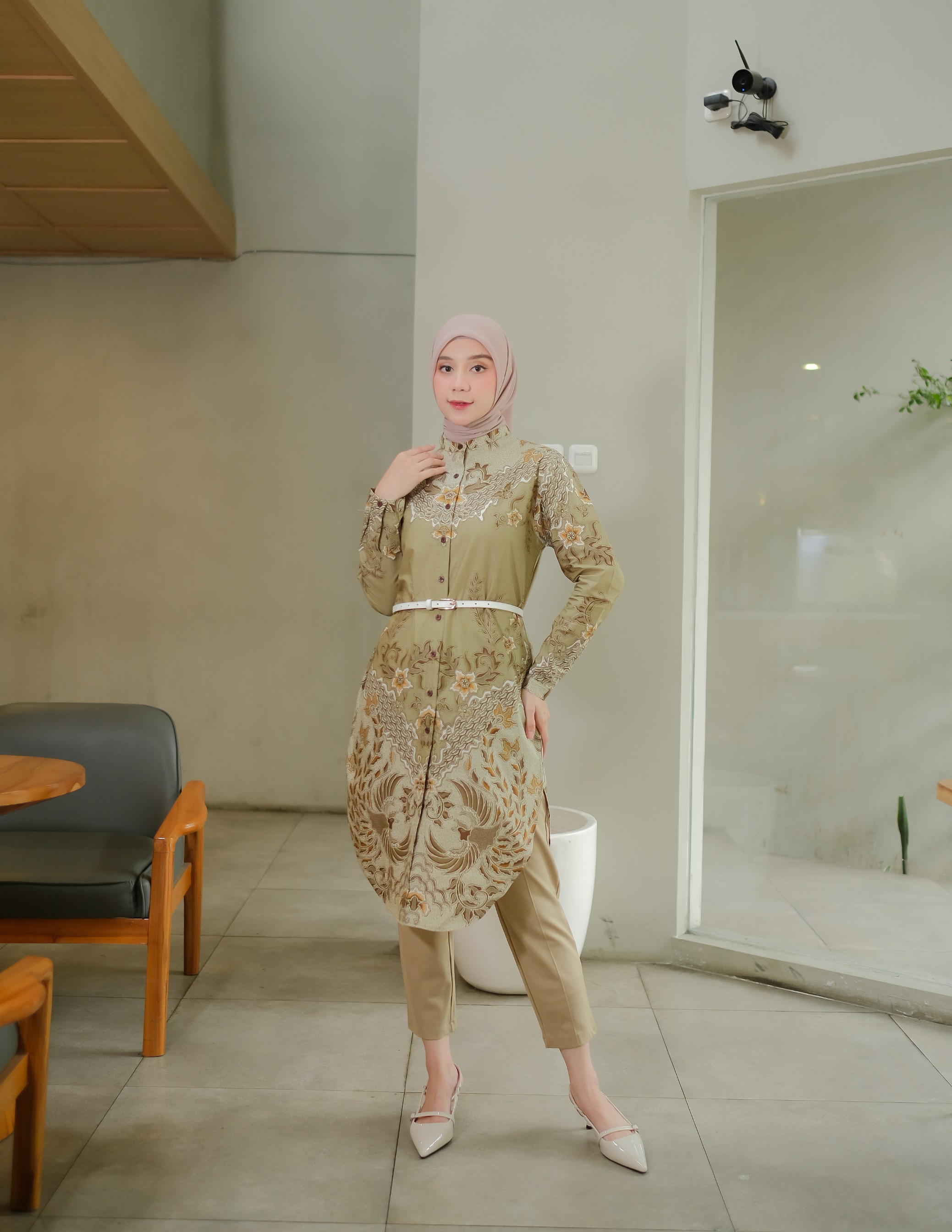 Long Blouse Woman - JAYANEGARA