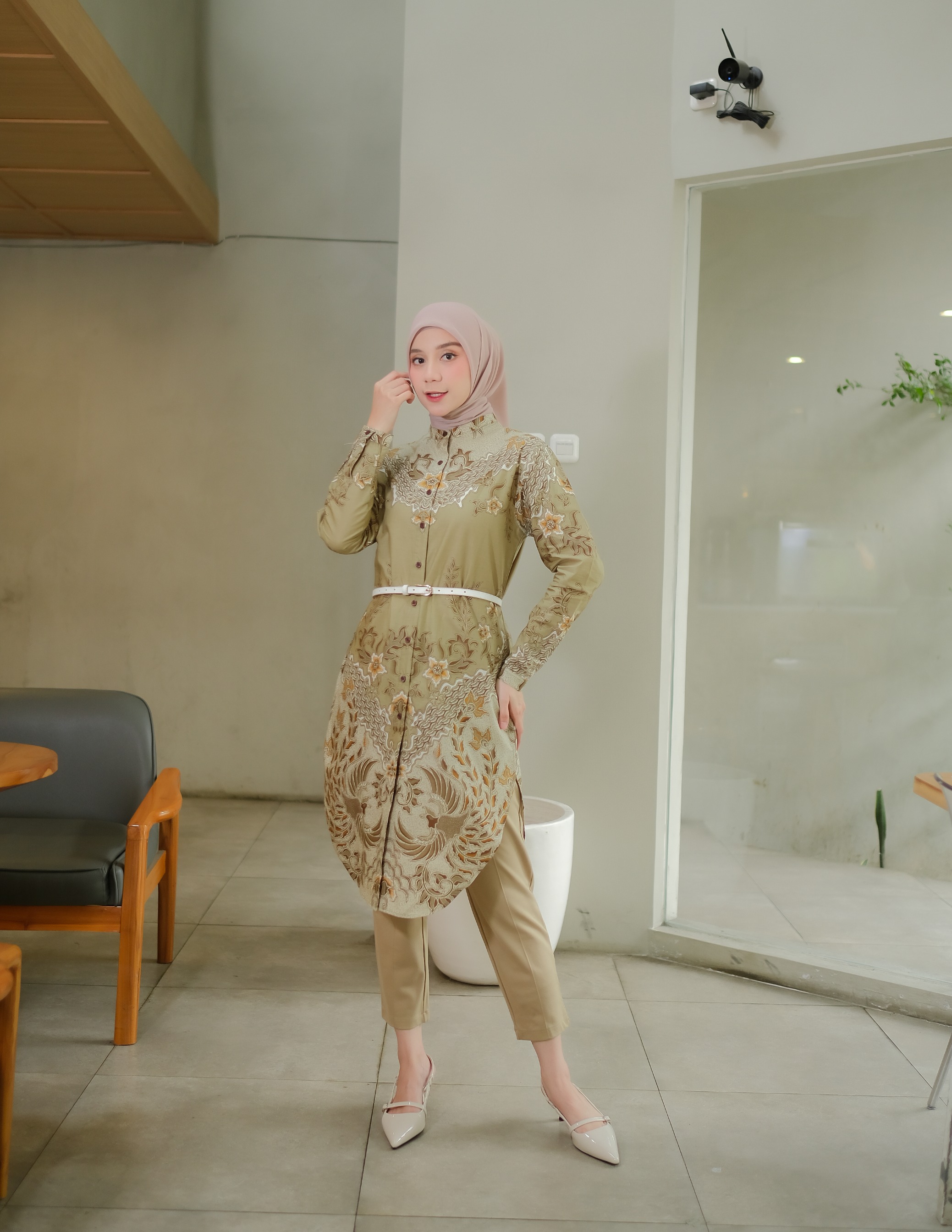 Long Blouse Woman - JAYANEGARA