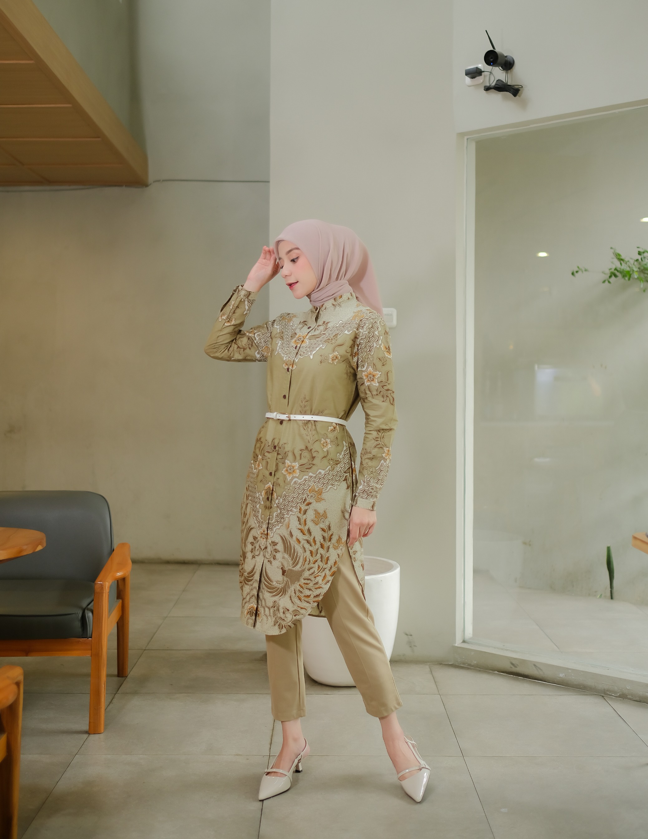 Long Blouse Woman - JAYANEGARA