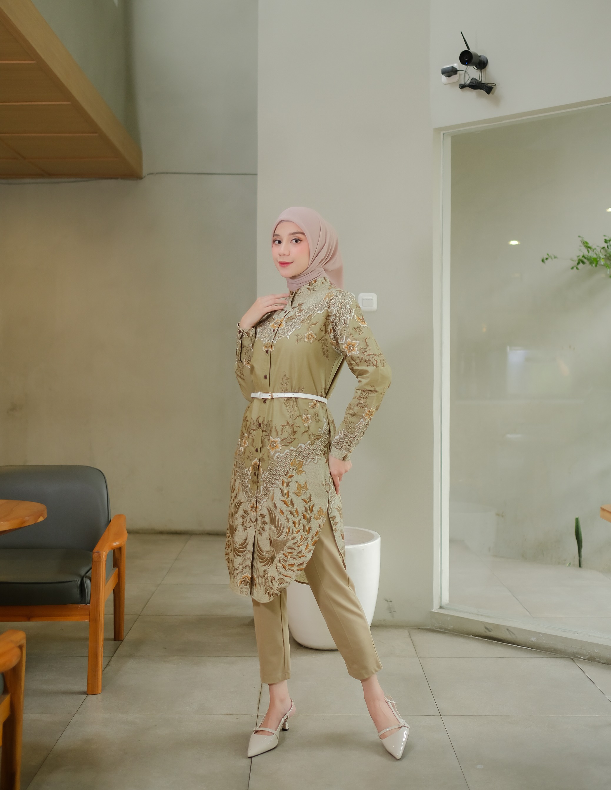 Long Blouse Woman - JAYANEGARA