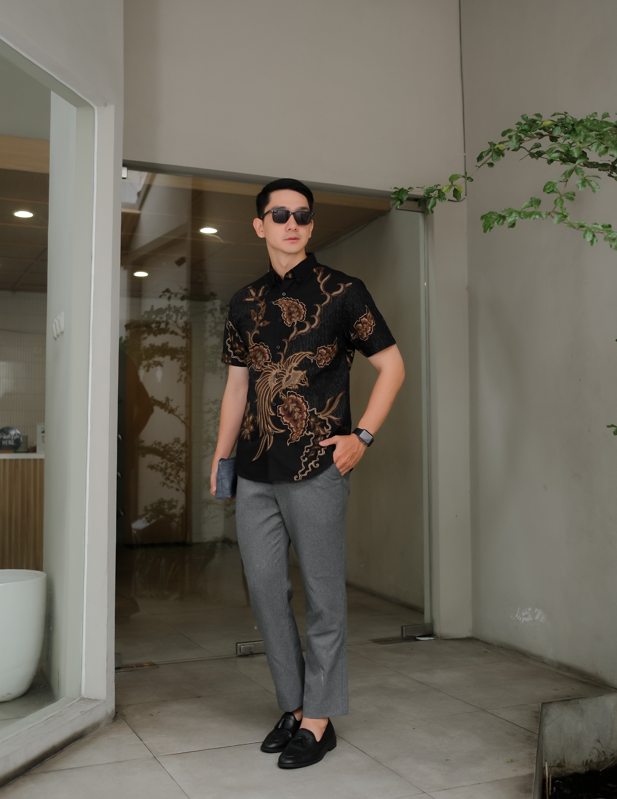 DOELJANA BLACK Short Sleeve