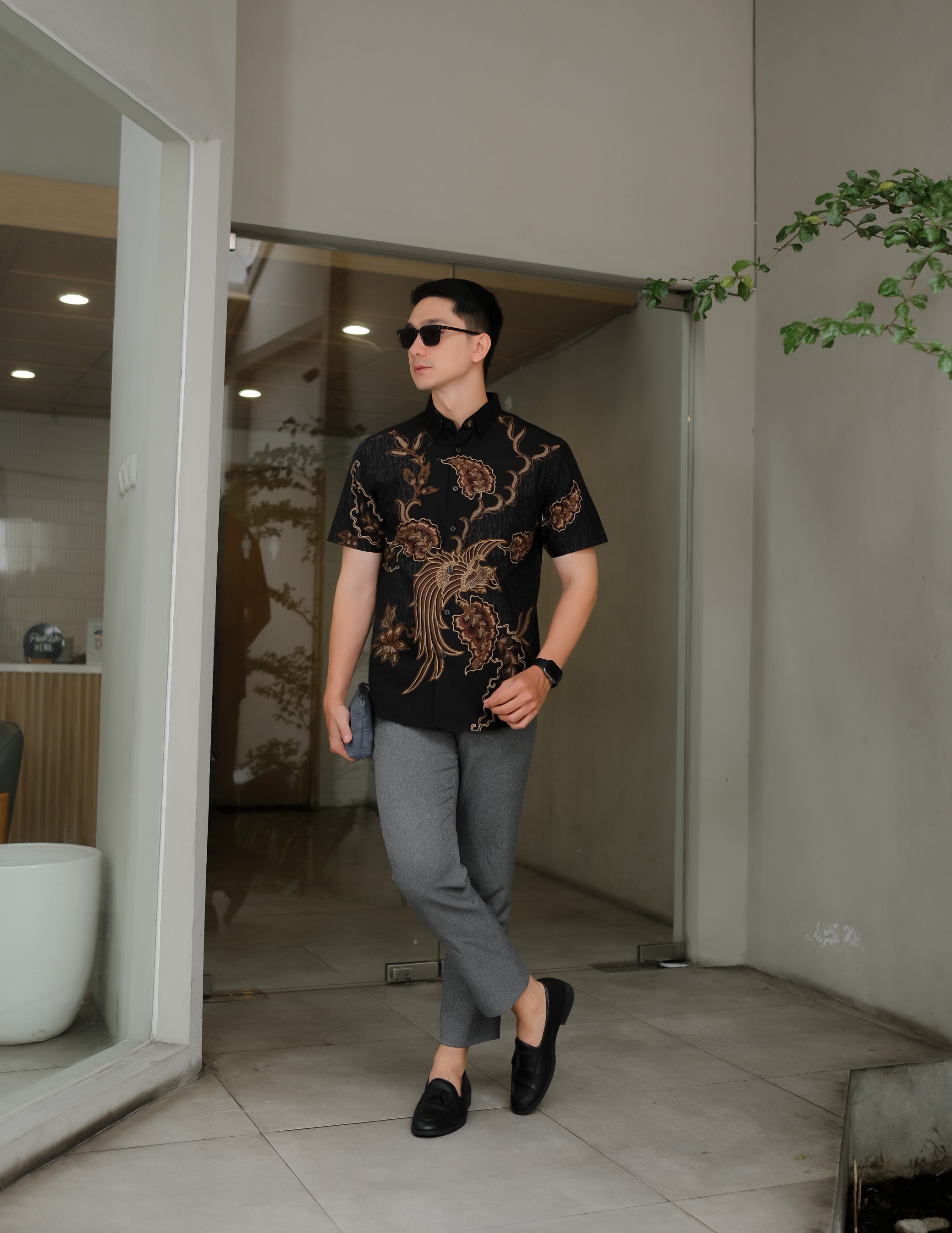 DOELJANA BLACK Short Sleeve