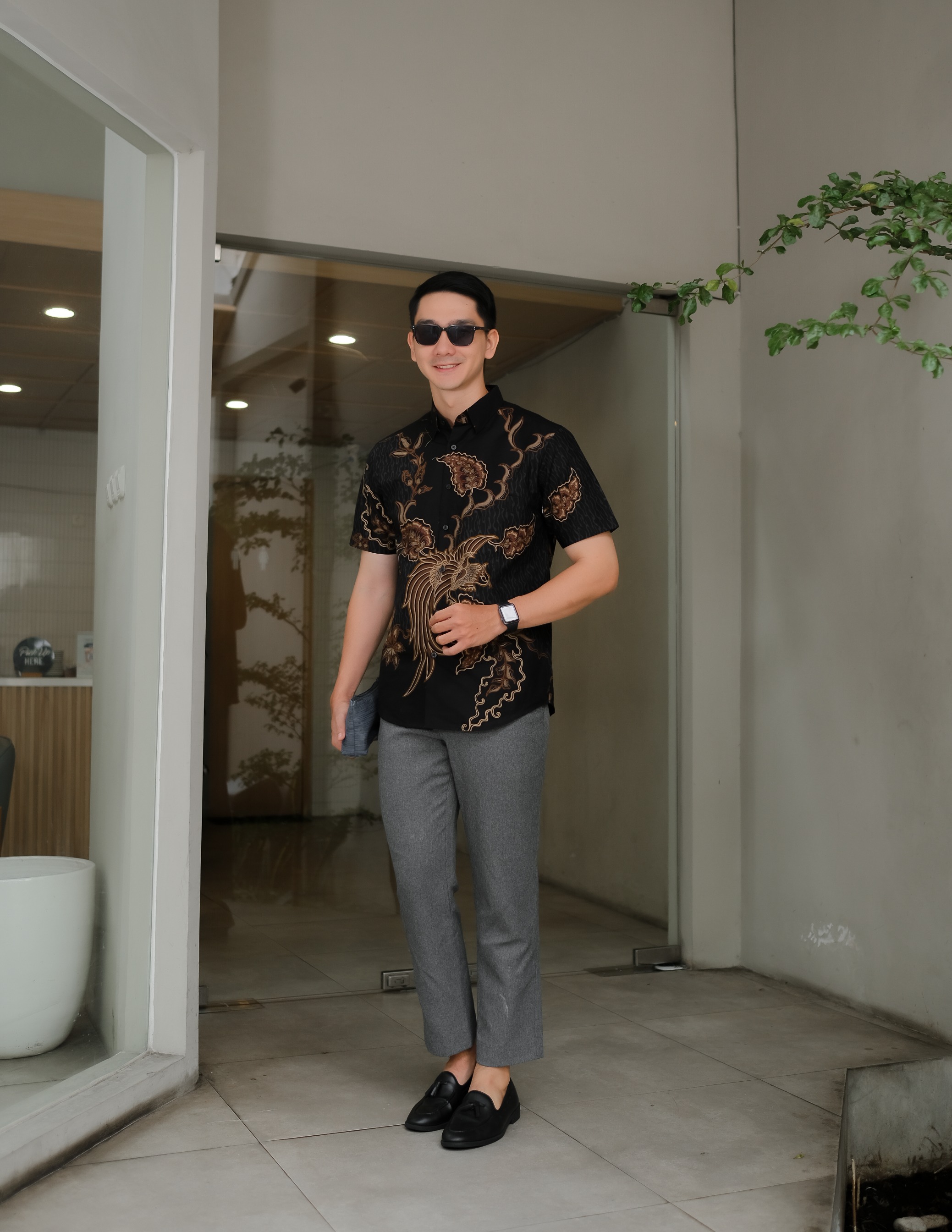 DOELJANA BLACK Short Sleeve